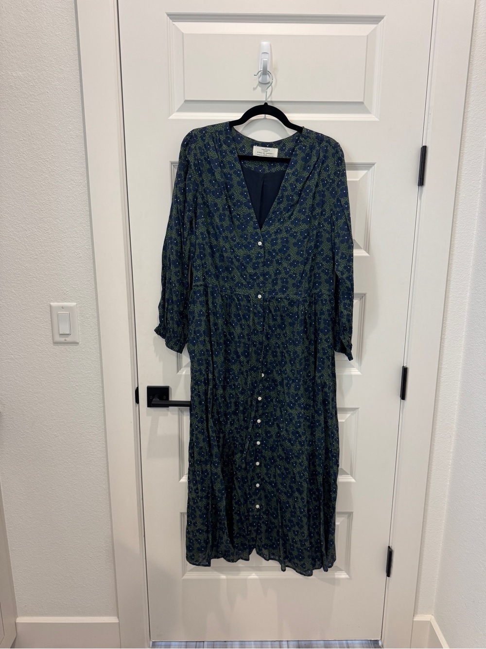 Women's Dark Green Floral Midi Dress with Button Front - Picture 1 of 4